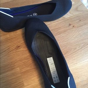Black Flat Rothys
